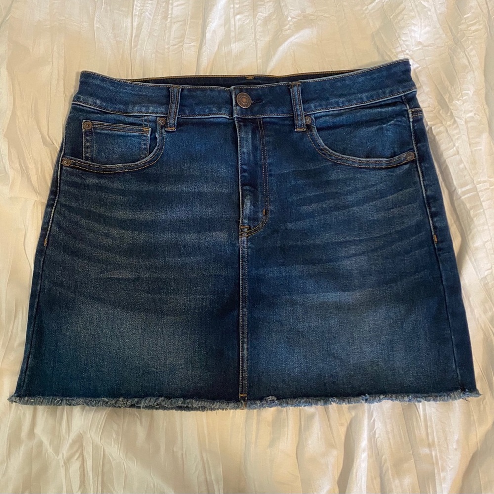 Dark wash American Eagle Hi Rise Skirt NWOT S14